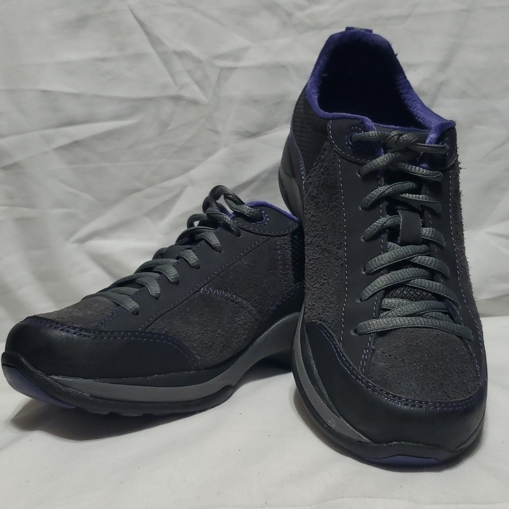 Dansko black purple leather walking outdoor everyday lace up shoes